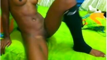 రాచెల్ మిలన్ కొవ్వు మాంసంతో తెలుగు సెక్స్ ఫిలిం కావాలి రోజును ప్రారంభిస్తుంది